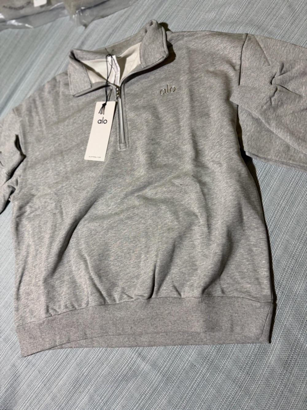 ALO Yoga Women's Heather Gray Quarter-Zip V-Neck Pullover - Picture 4 of 7